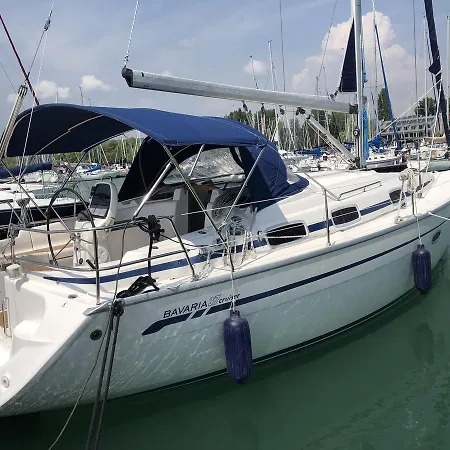 ספינת מלון Bavaria Cruzer